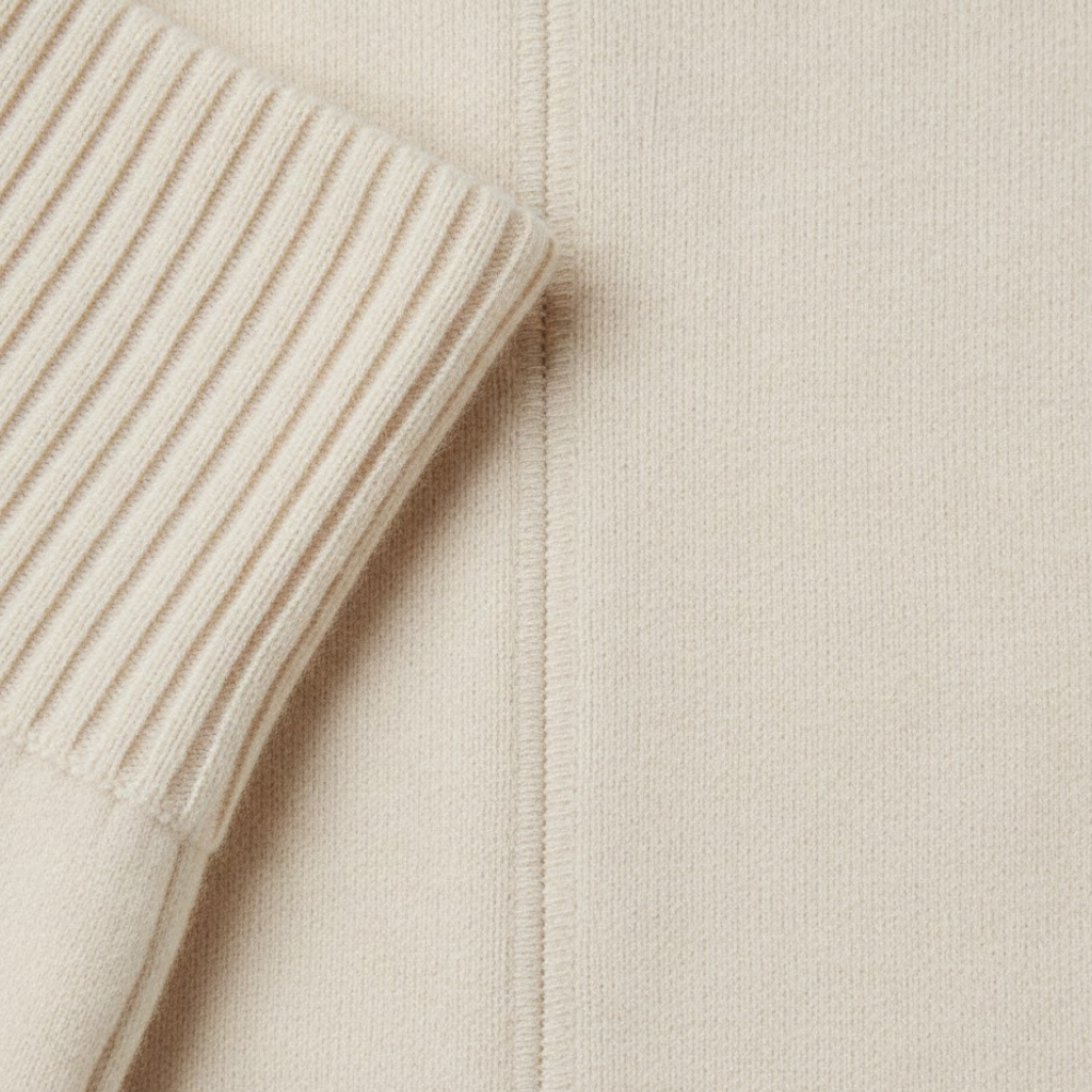 Damski sweter oversize z dekoltem w łódkę