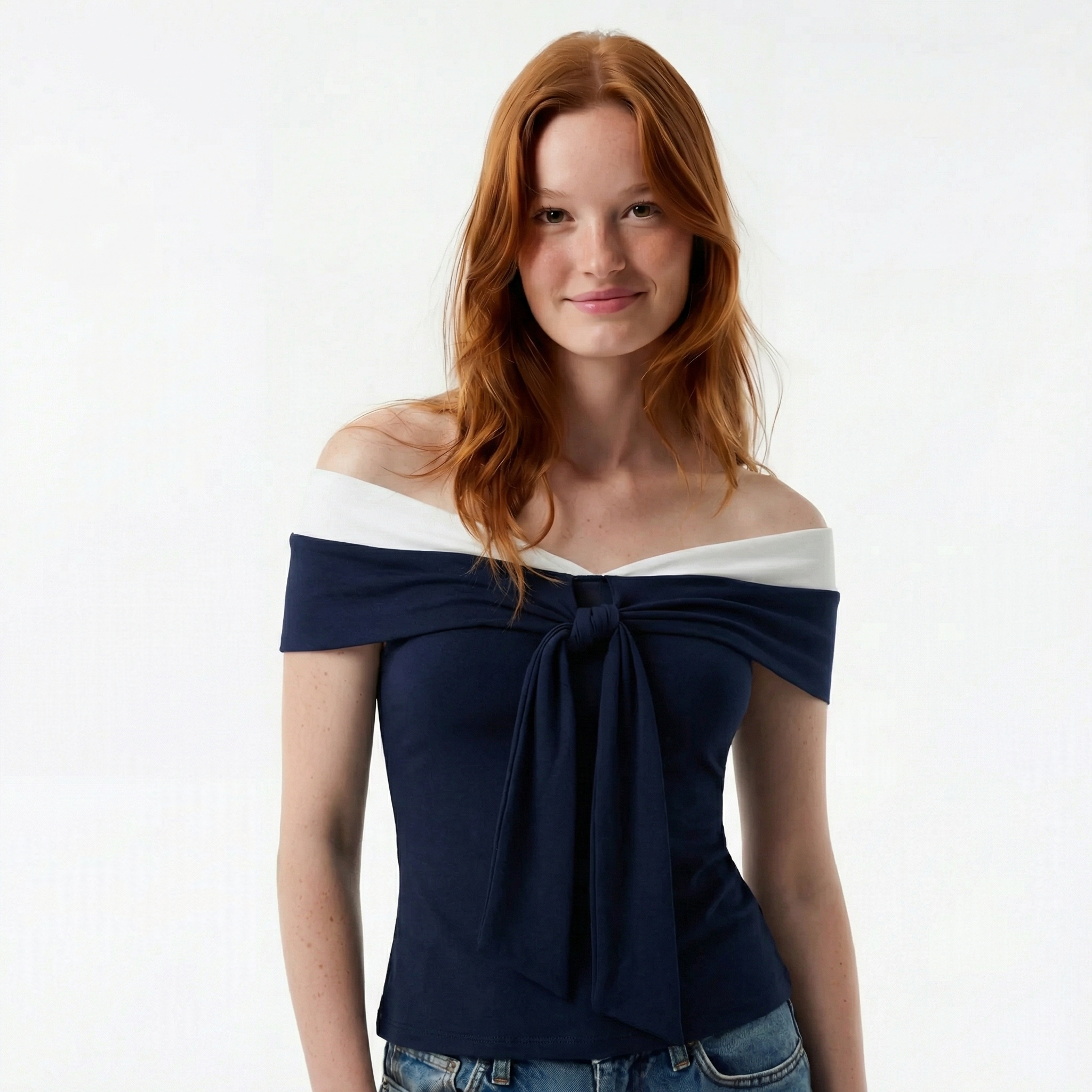 Dopasowany Top Amoura z Wiskozy – Gładka Taliowana Sylwetka, Strukturalna Dzianina, Miękki Oddychający Materiał