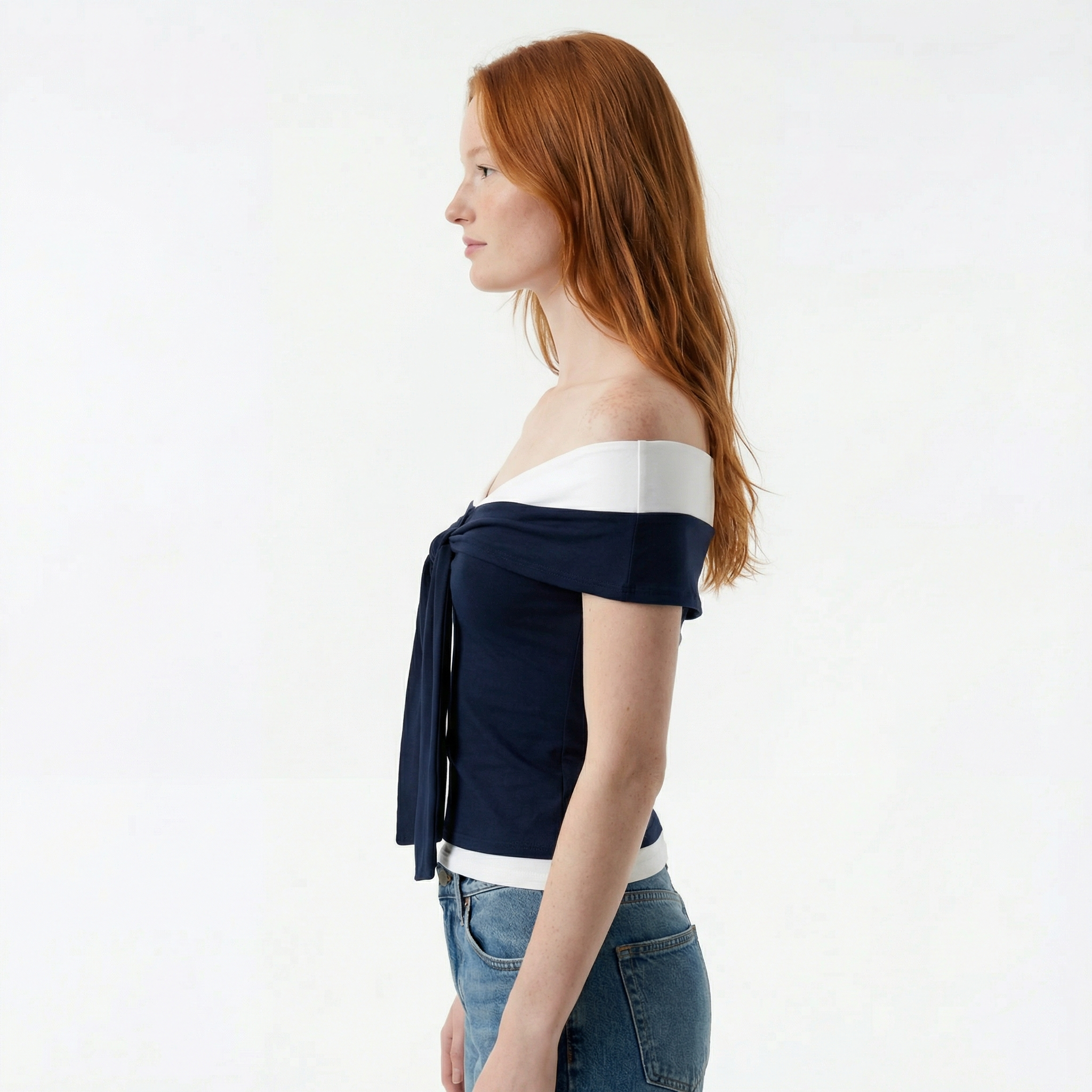 Dopasowany Top Amoura z Wiskozy – Gładka Taliowana Sylwetka, Strukturalna Dzianina, Miękki Oddychający Materiał