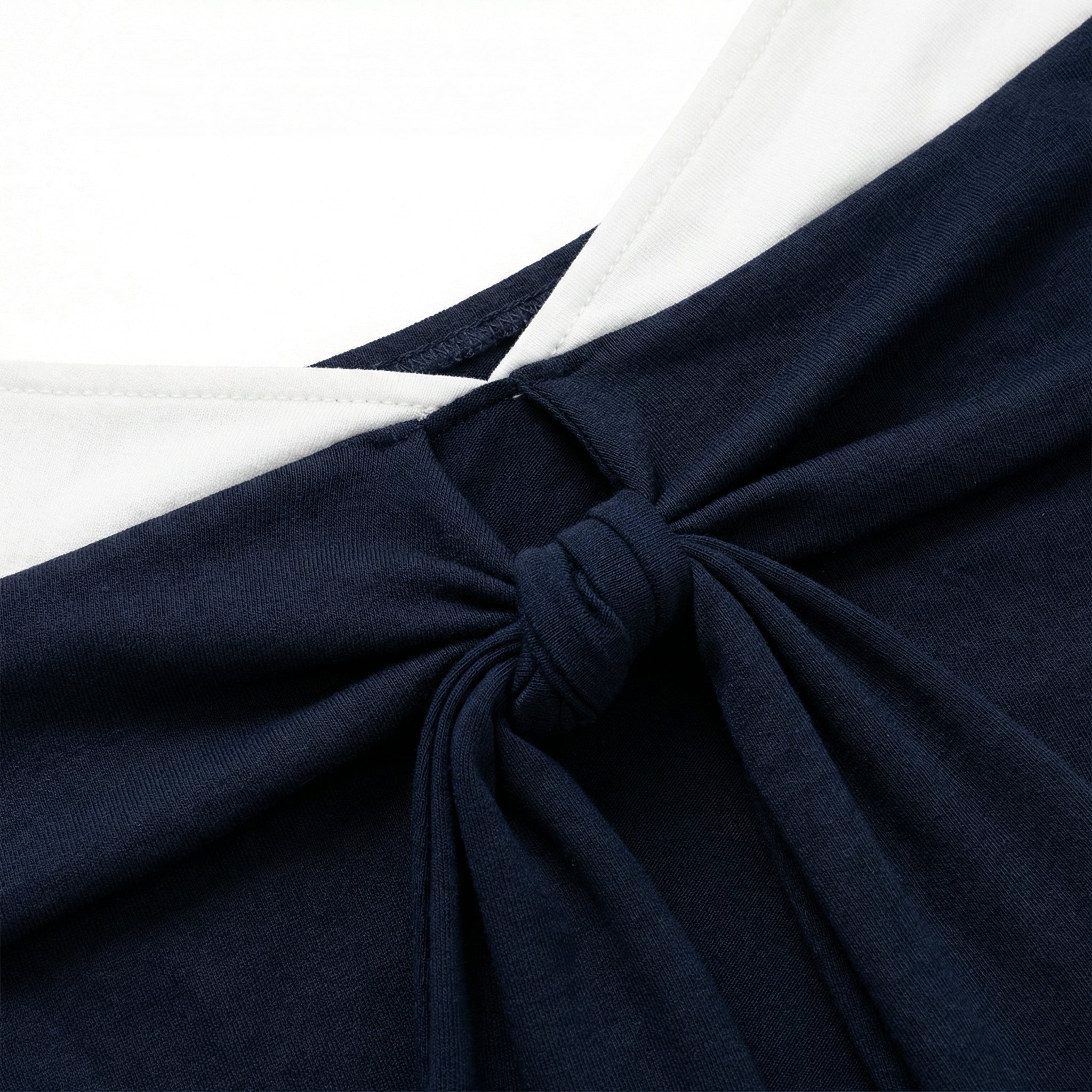 Dopasowany Top Amoura z Wiskozy – Gładka Taliowana Sylwetka, Strukturalna Dzianina, Miękki Oddychający Materiał