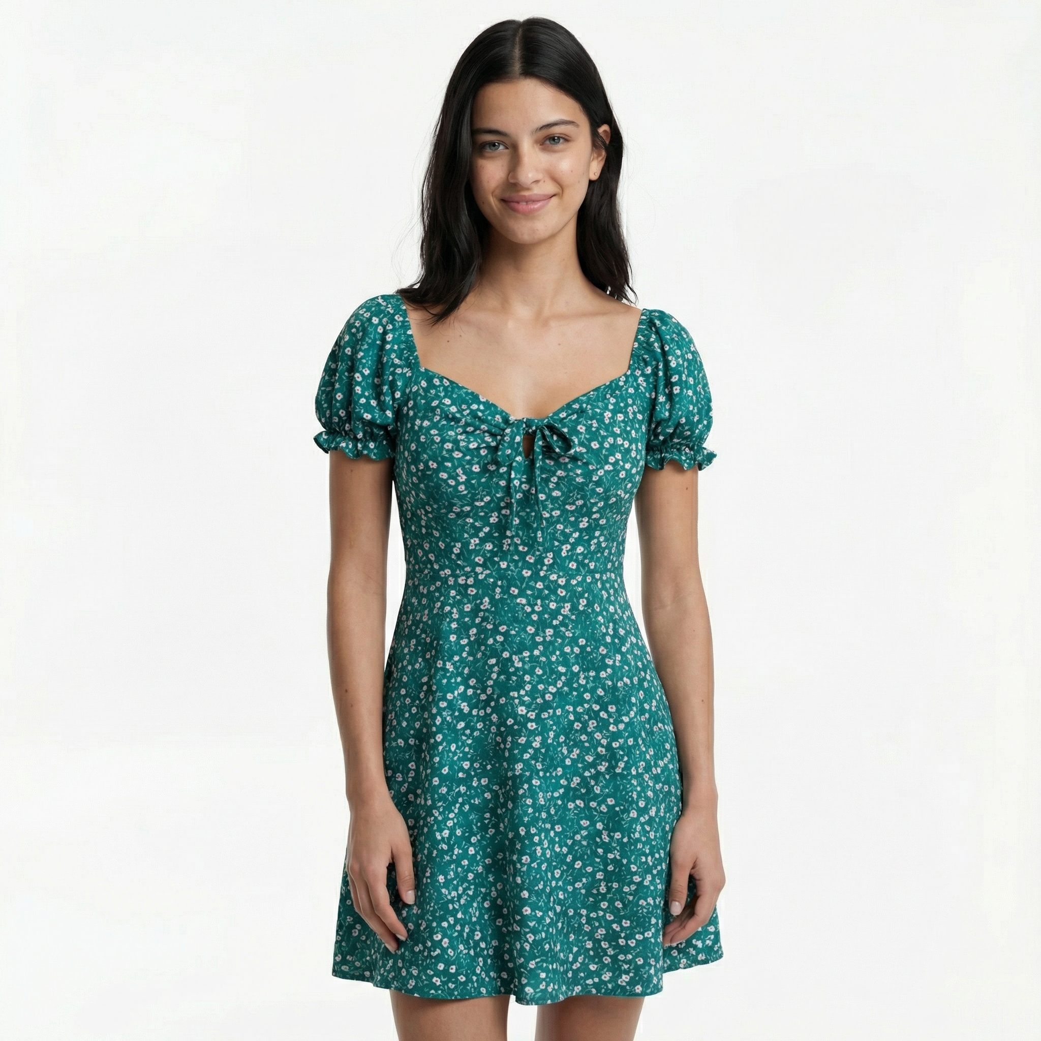 Kwiatowa Sukienka z Odkrytymi Ramionami – Romantyczny Wzór w Kwiaty, Dopasowana Talia, Styl na Letnie Przyjęcia