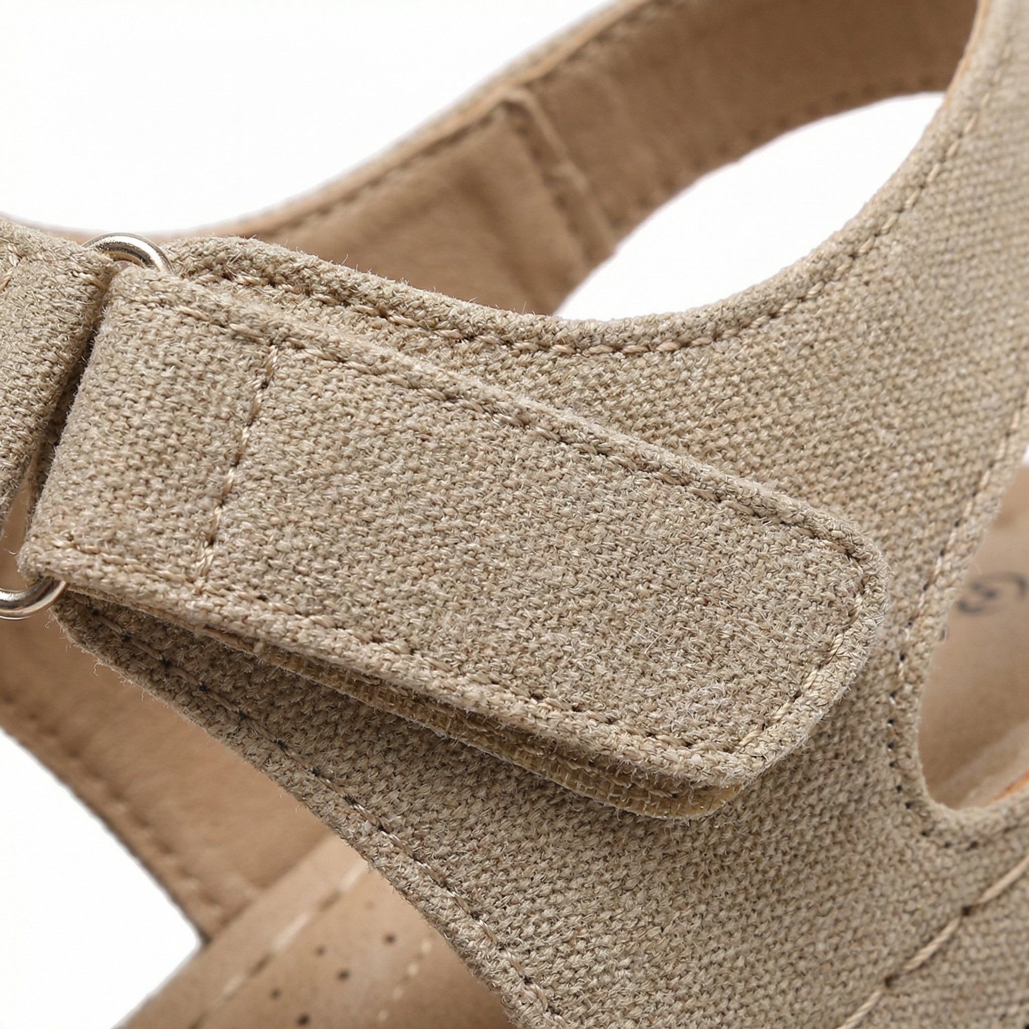 Lekkie Damskie Sandały na Koturnie – Regulowane Paski, Amortyzowana Wkładka, Stabilna Platforma